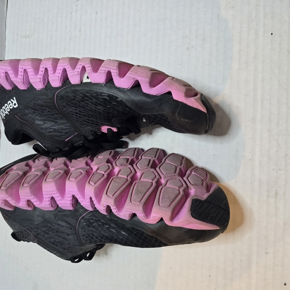 Reebok‎ Black and Pink Athletic Shoes